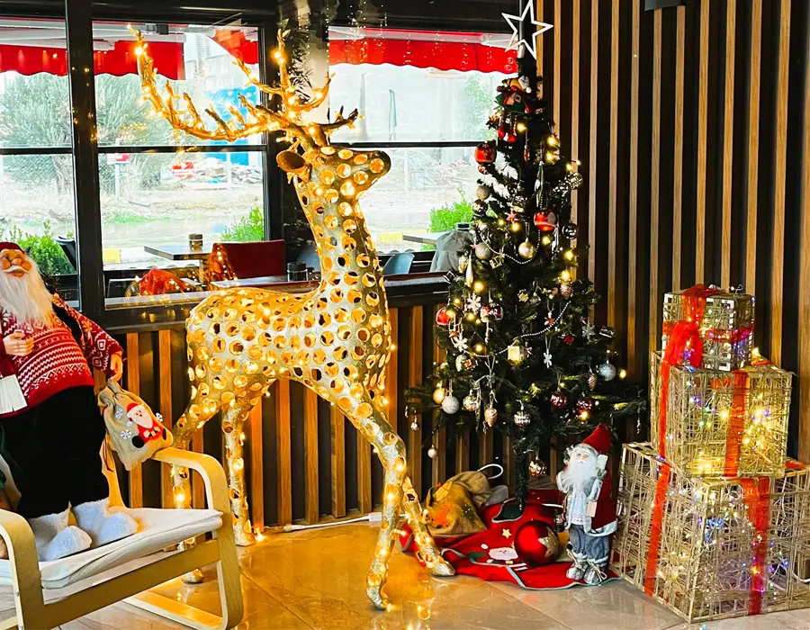 Yılbaşı Işıklı Geyik