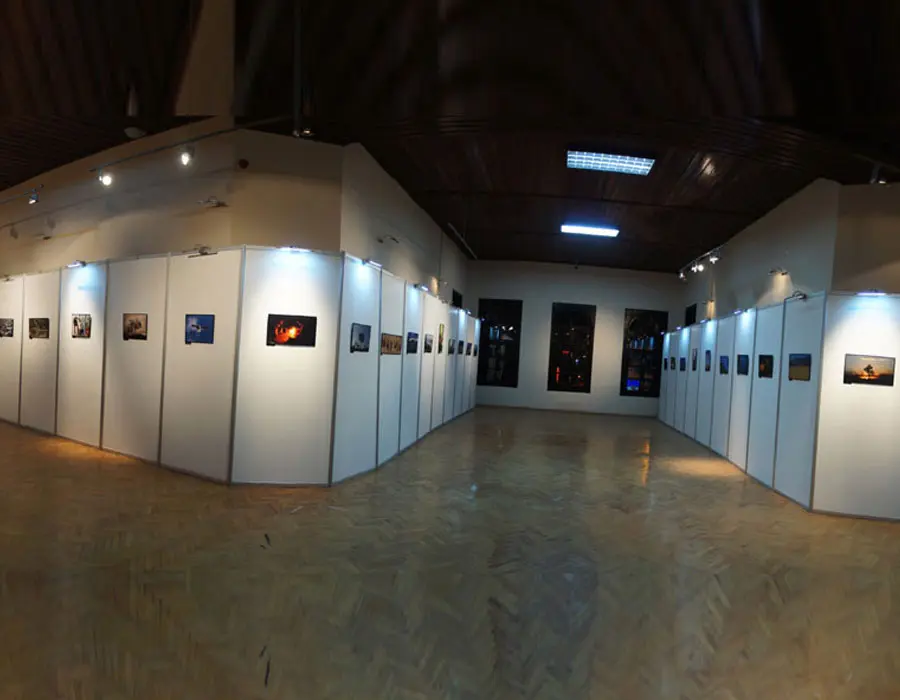 Kiralanabilir sergi panosu